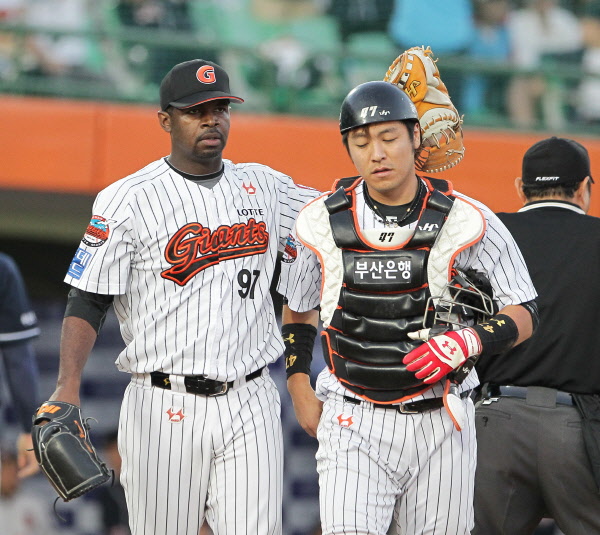 실점을 막는 강민호 선수의 호수비
